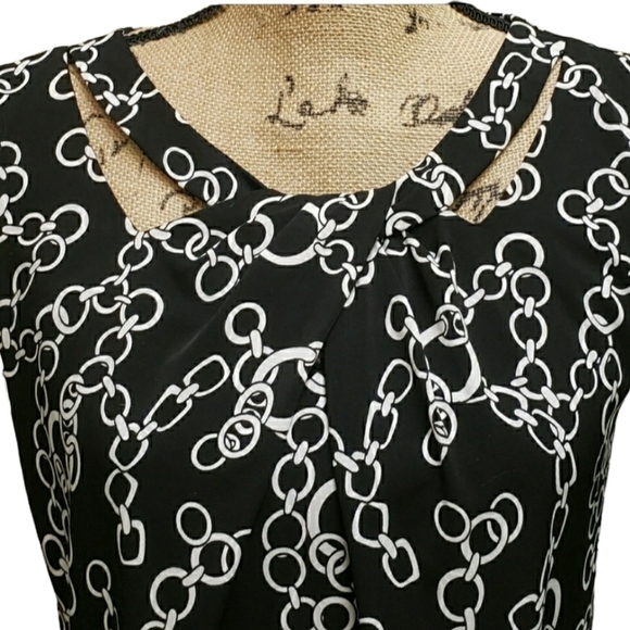 Nine West Chain Print Sleeveless Blouse Size Small Black & White - Picture 7 of 9